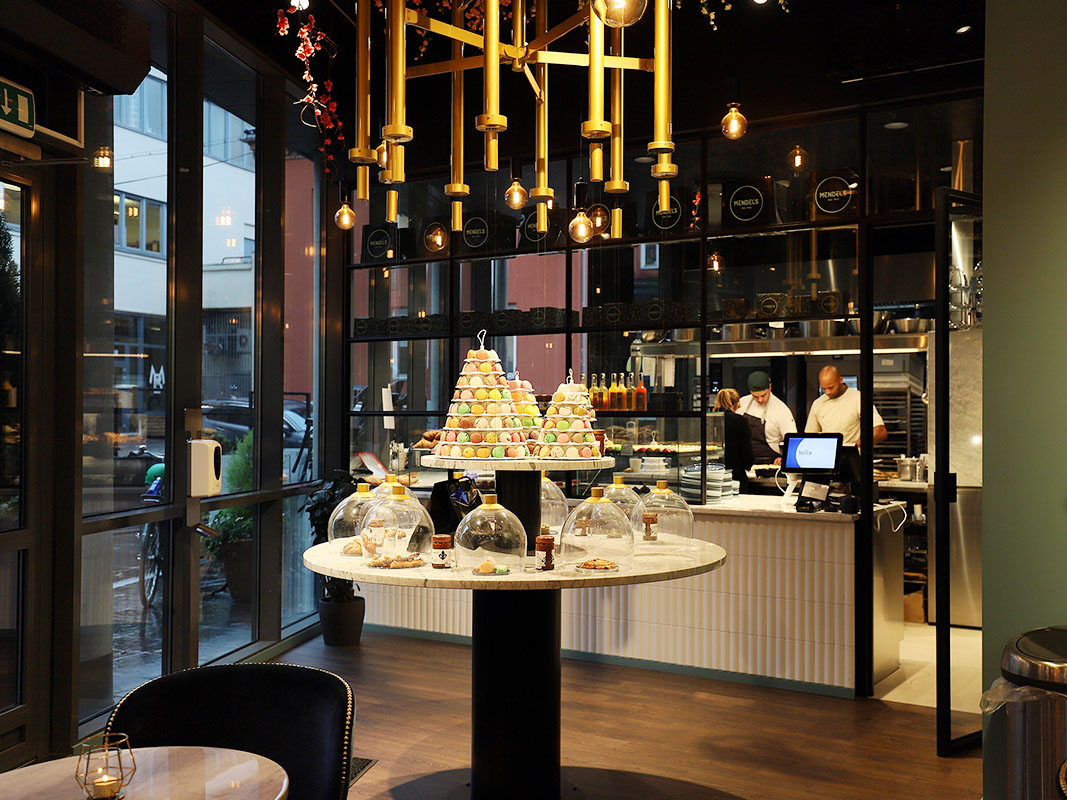 Mendel's pastry shop - 23-01.jpg